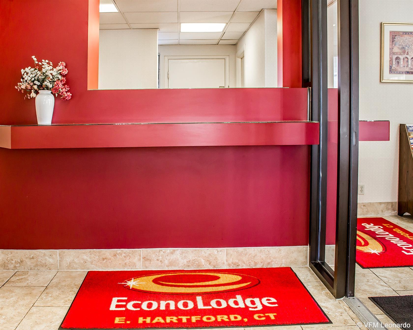 איסט הרטפורד Economy Inn מראה חיצוני תמונה