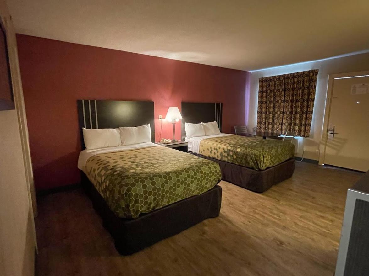 איסט הרטפורד Economy Inn מראה חיצוני תמונה